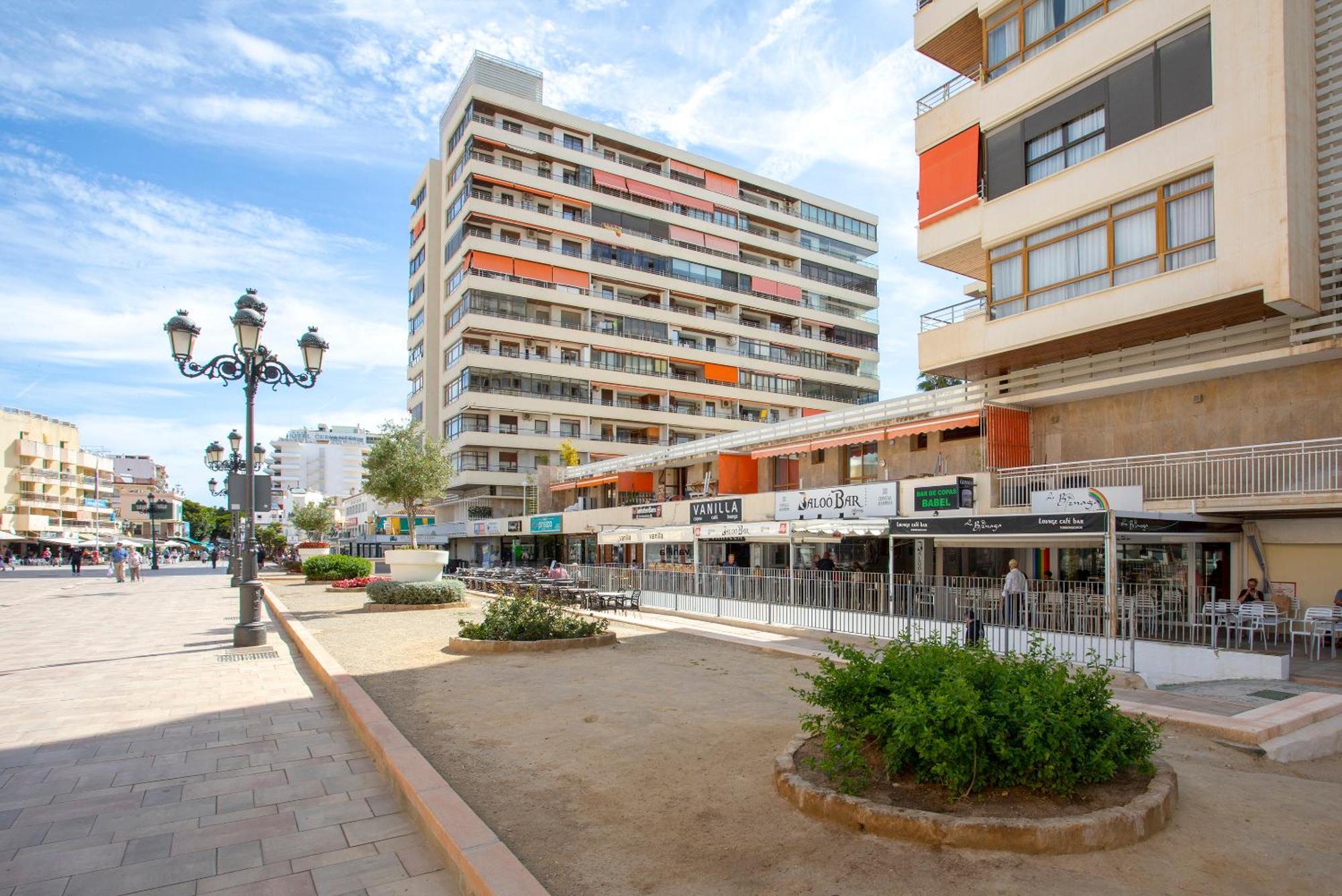 Precioso Apartamento Con Terraza En La Nogalera By Rent Me Torremolinos Luaran gambar